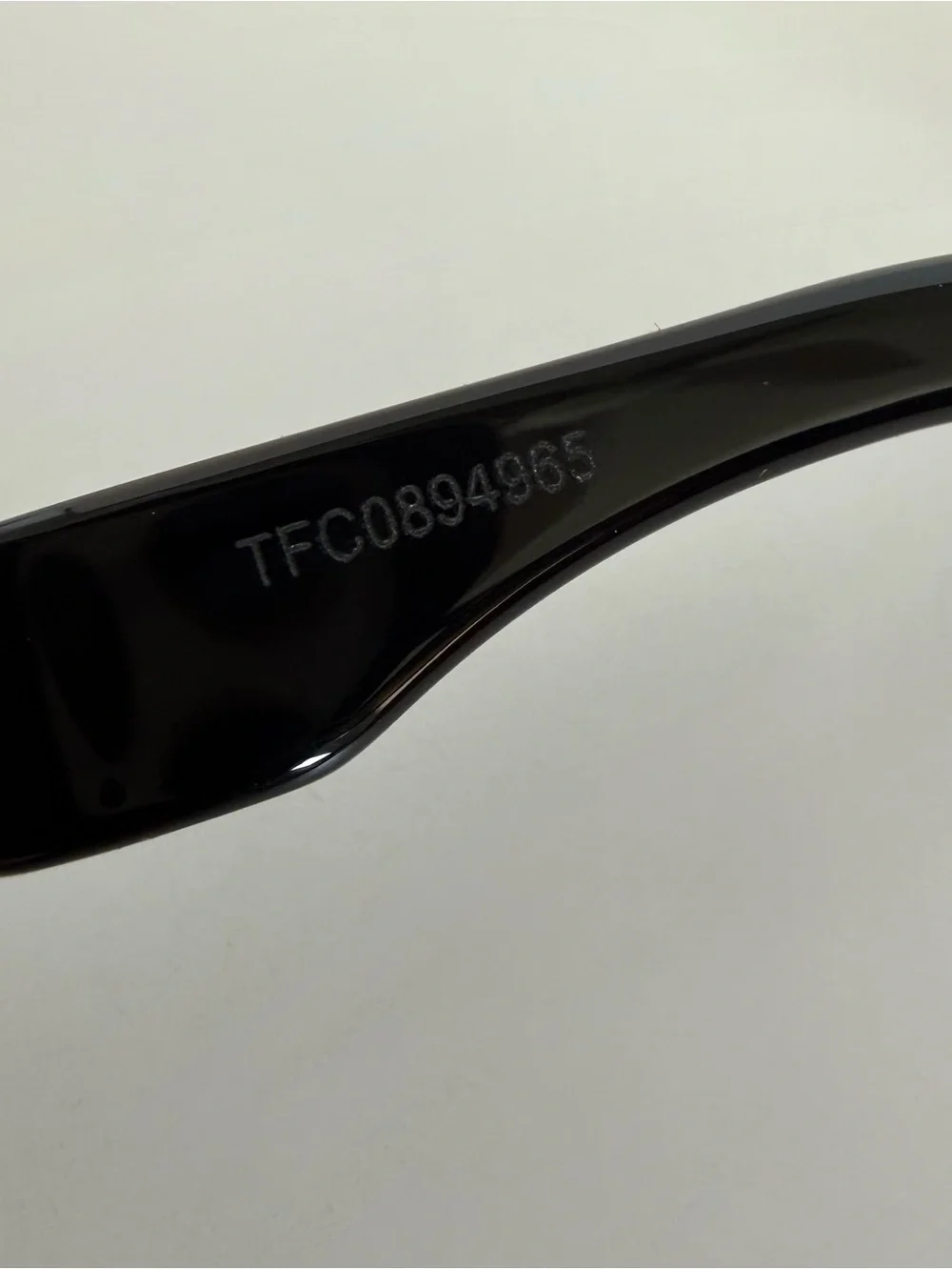 NEW!!! Fendi women oversized sunglasses FE40086I 01F Authentic
